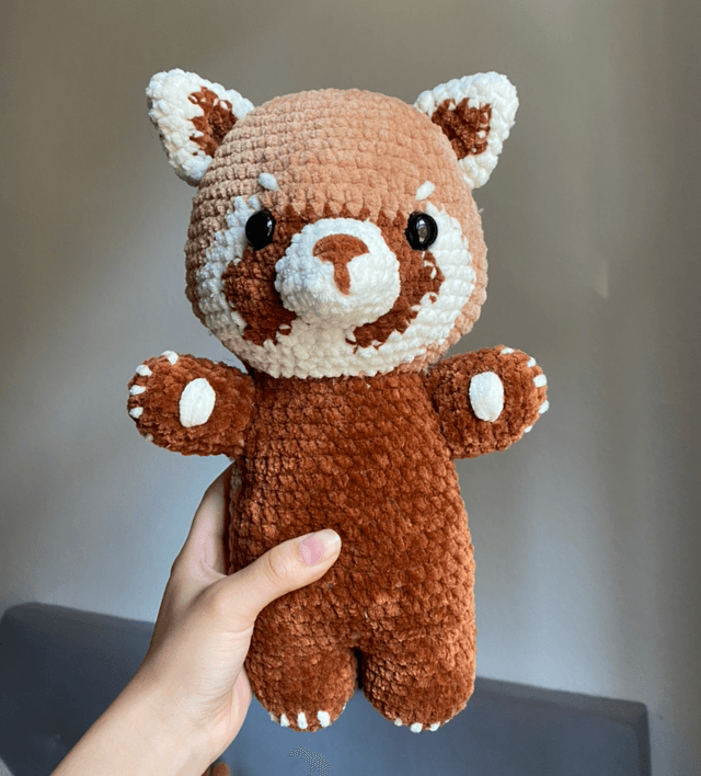Grand panda roux 